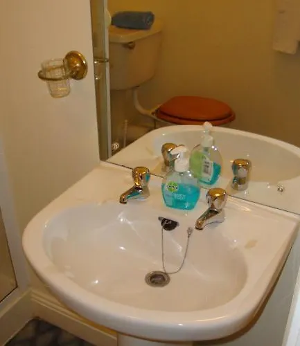 Bed & Breakfast The Blue Door 2*