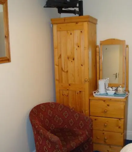 Bed & Breakfast The Blue Door 2*