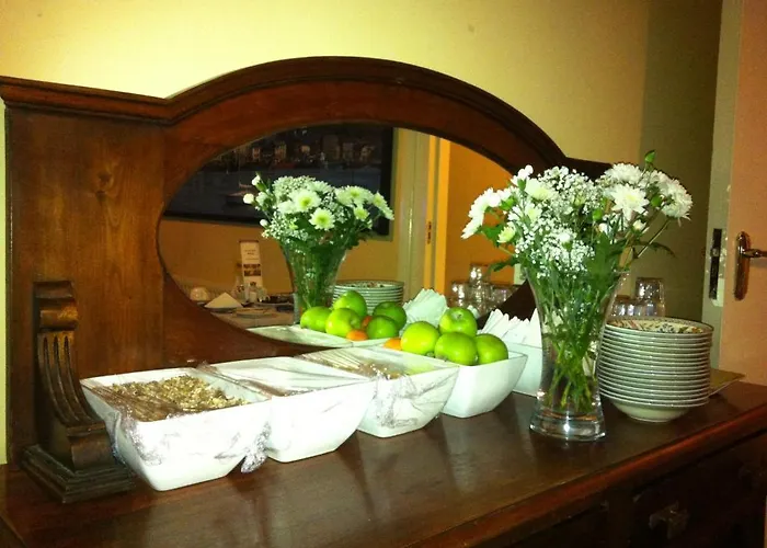 The Blue Door Bed & Breakfast 2*